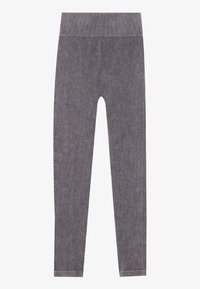 Leggings grigi con coste e elastico in vita, caratterizzati da un motivo a strisce verticali e un design aderente. Tessuto morbido.
