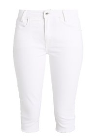 Valkoiset denimit capri-housut, jotka on muotoiltu tiukasti, ja joissa on repsottava helma, viisi taskua sekä etupainike.