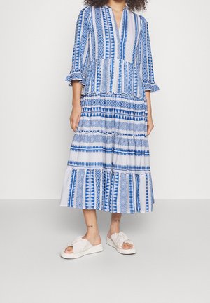 YAS Tall Maxikleid - blue