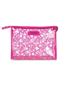 Neceser transparente rosa con un interior blanco estampado. Cuenta con un cierre rosa y una etiqueta del logo de DKNY. Forma rectangular, textura suave.