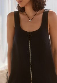 Next REGULAR FIT - Päevakleit - black