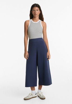 OYSHO NEOPRENE-EFFECT CULOTTE  - Stoffhose - dark blue