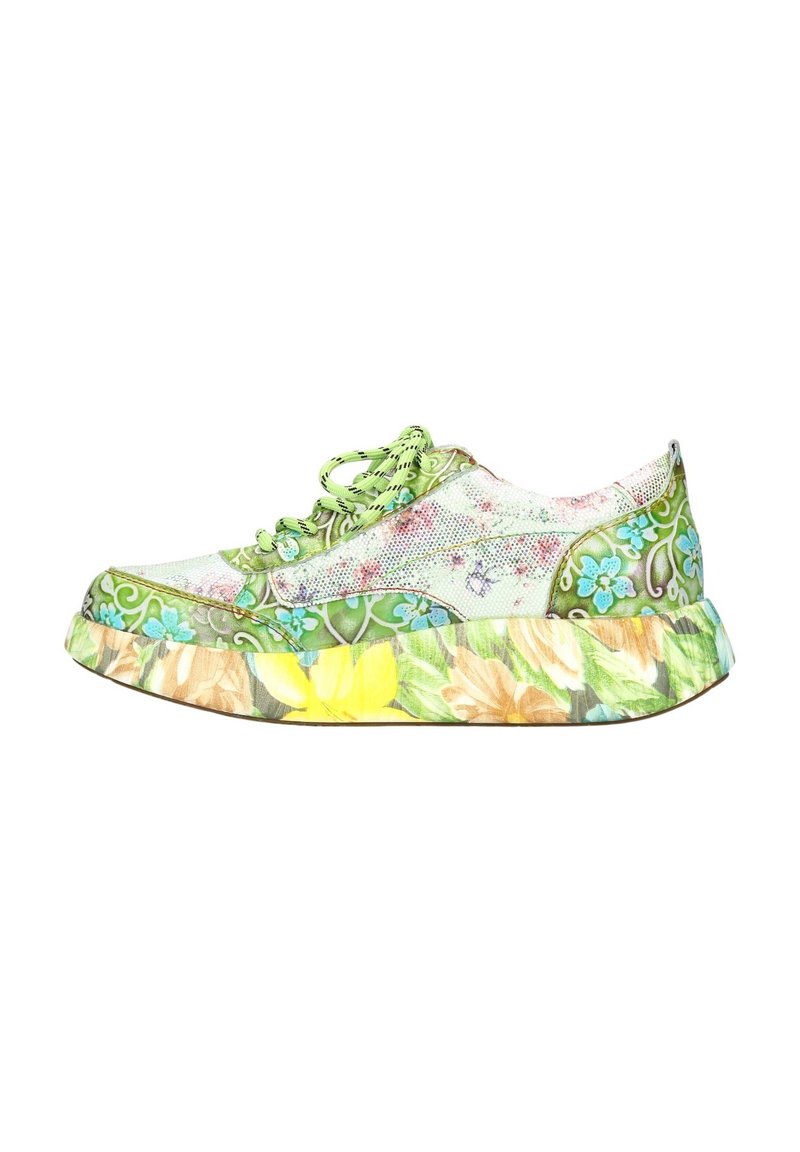 Basket en motif floral avec un dessus texturé vert, fermeture à lacets et une semelle chunky colorée avec des accents floraux jaunes et marron.