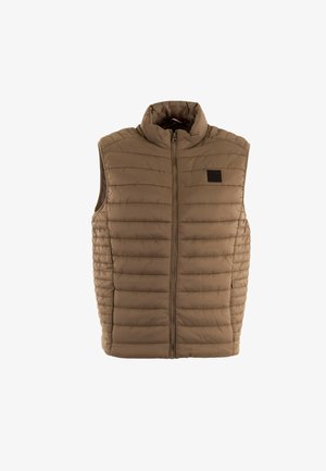 Beige gewatteerd gewatteerd vest met een hoge kraag en een rits aan de voorkant. Heeft een logopatch op de borst en een gestructureerd oppervlakontwerp.