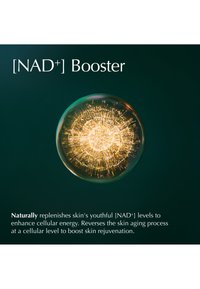 Texte sur le stimulant de NAD+ avec un graphique circulaire lumineux et énergétique ; décrit le rajeunissement de la peau en régénérant les niveaux cellulaires de NAD+.