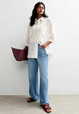 New Look DAISY EMBROIDERED LONG SLEEVE - Chemisier - white pattern