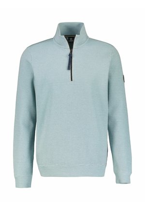 Hellblauer Pullover mit Viertelreißverschluss, Rippstruktur und kontrastierendem navyfarbenen Reißverschluss. Mit Stehkragen und Einsätzen an den Seiten.