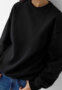 Bershka Sweatshirt - black