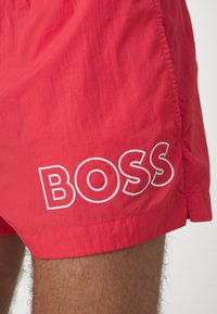 BOSS MOONEYE - Plaukimo šortai - medium red