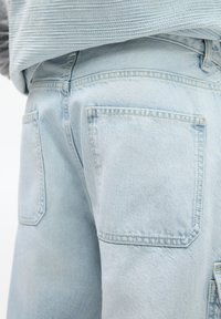 PULL&BEAR BAGGY  - Džínsy voľného strihu - light blue denim