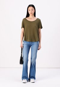 GAP BLEND SCOOP - Tricou basic - dark olive