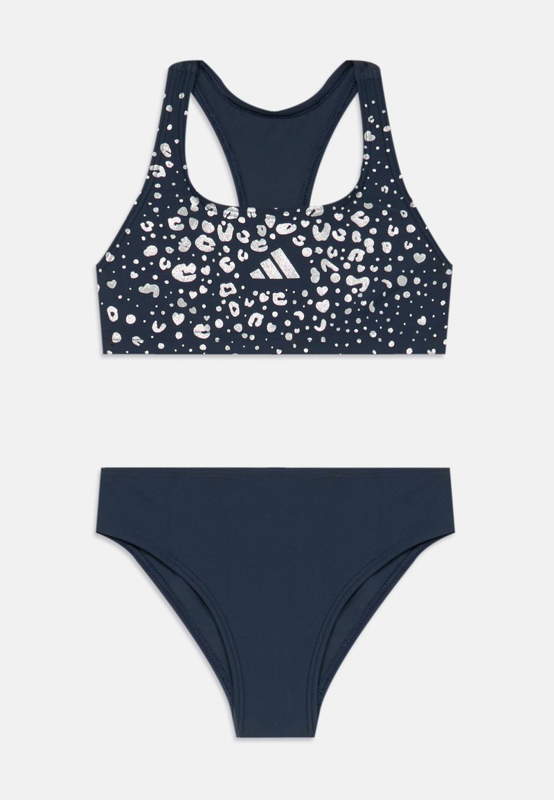 Marineblå bikini-sæt med en sportsstyle top med tekstureret leopardprint og sølvdetaljer, samt en matchende ensfarvet bunde.