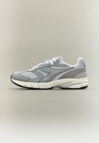 Επιλέχθηκε, white/silver-coloured