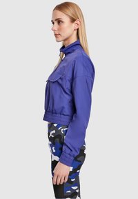 Urban Classics Tuulejope - bluepurple