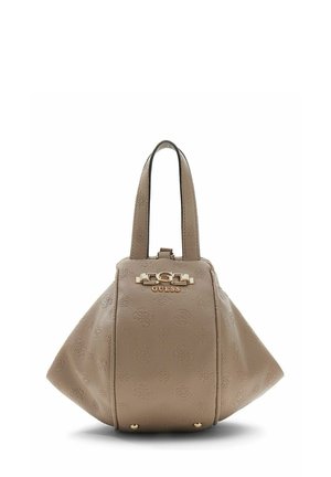 Sac à main Guess beige avec logos embossés, quincaillerie dorée, forme trapézoïdale structurée et doubles poignées supérieures.