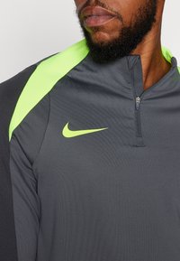 Nike Performance STRIKE DRILL TOP - Longsleeve - anthracite/black/volt