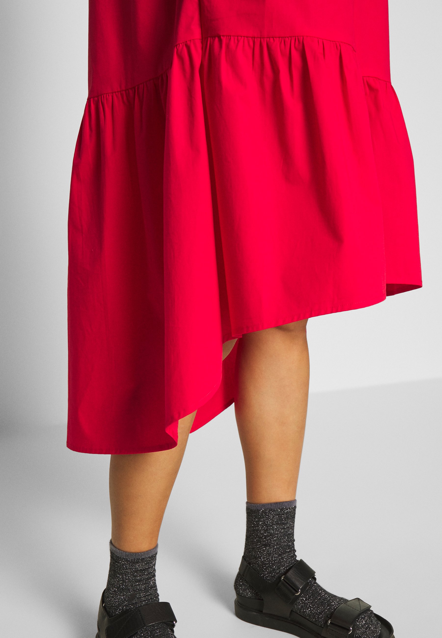 Culture CUODETTE DRESS Vardagsklänning fiery redröd Culture CUODETTE DRESS Vardagsklänning fiery redröd