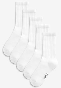 Chaussettes blanches de type crew, design côtelé, longueur cheville, fabriquées à partir d'un tissu doux. Ensemble de cinq avec un petit logo "next" sur le côté.