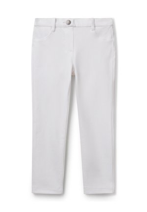 Pantaloni in cotone bianco con una texture liscia, vestibilità slim, design a cinque tasche e chiusura con bottone in vita.