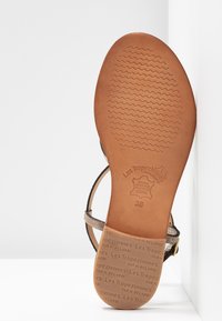 Les Tropeziennes par M Belarbi MONACO - Sandale cu baretă între degete - beige/bronze