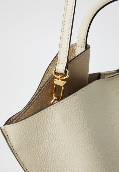Ree Projects ANN taupe