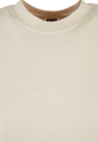 Urban Classics T-shirts - softseagrass