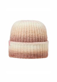 Stickad mössa med vikbar brätte i gradientnyanser från kräm till ljusbrun, strukturerat ribbat mönster, liten rosa etikett på sidan.