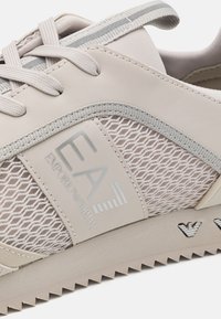 EA7 Emporio Armani LACES UNISEX - Joggesko - full silver cloud/silve