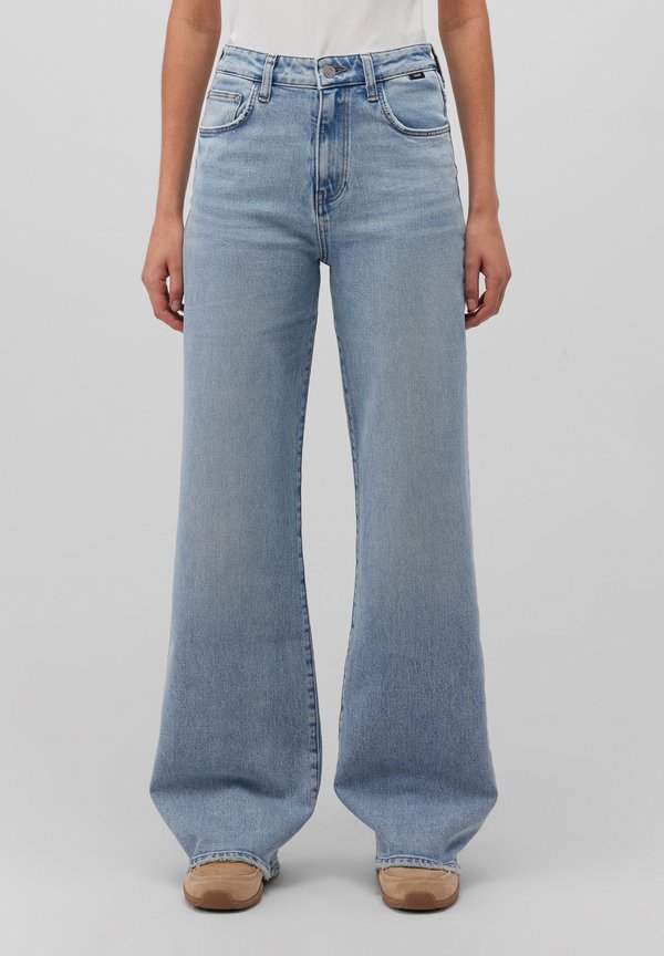 MALIBU - Flared Jeans - lt brushed s