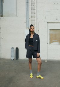 Thumbnail Image 4
