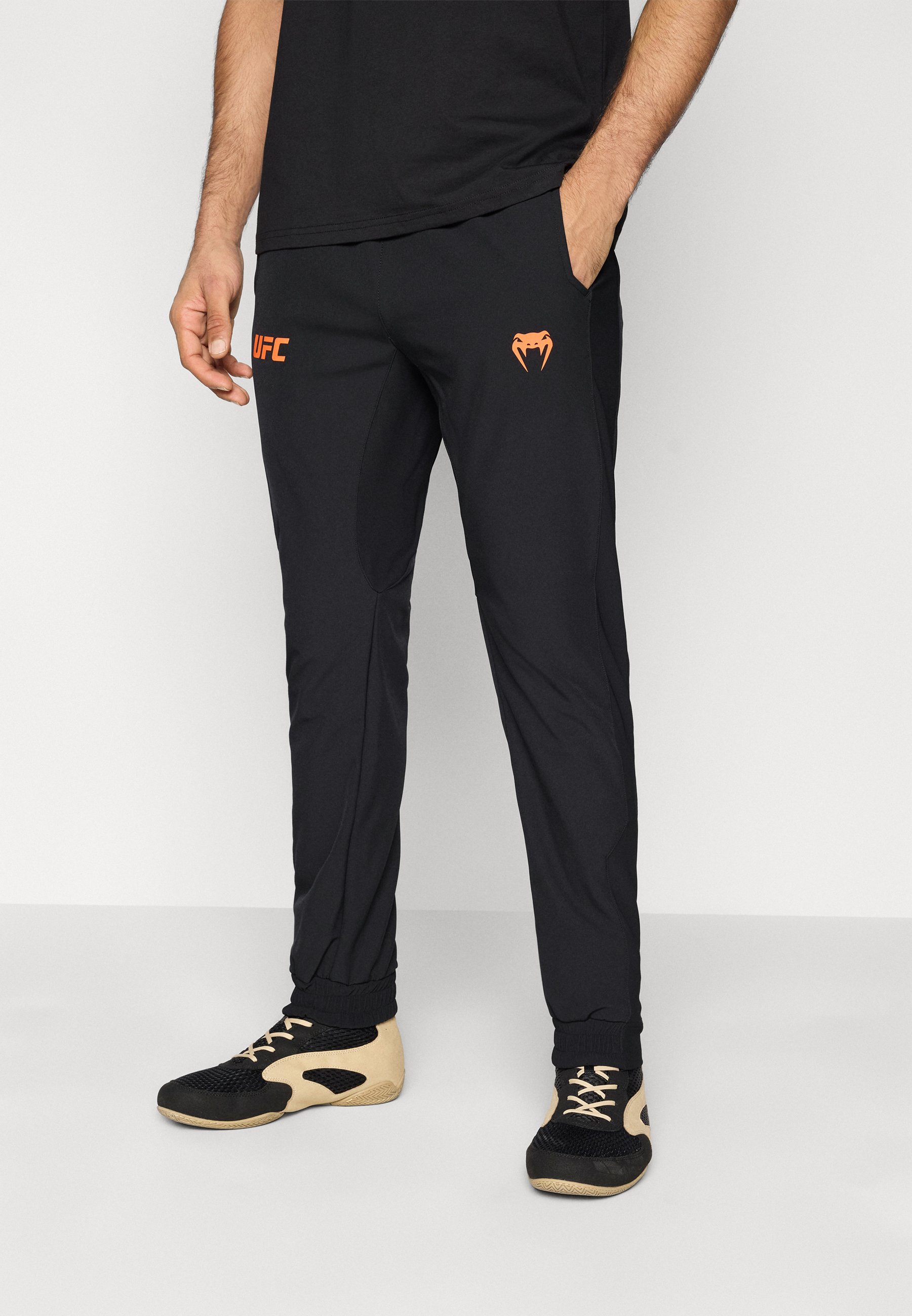 Mammut MASSONE PANTS MEN - Tracksuit bottoms - black - Zalando.co.uk