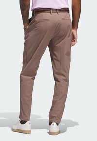 adidas Golf Originals PLEAT - Pantaloni - trace brown