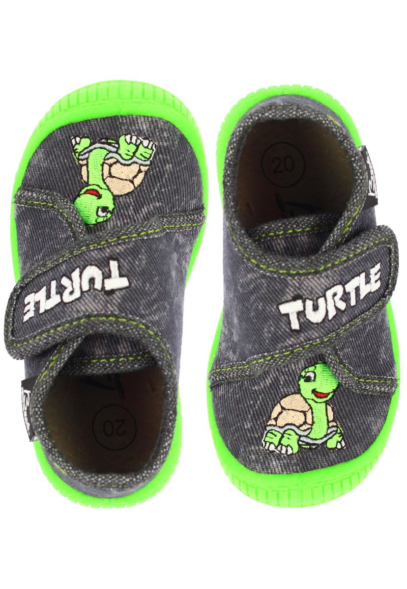 Denimachtige stof schoenen in donkergrijs met felgroene rubberen zolen. Voorzien van schildpadborduursels en klittenbandriemen voor eenvoudig aan- en uittrekken.