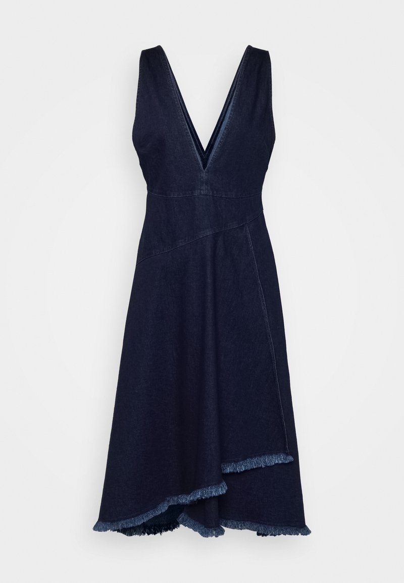 Robe en denim bleu foncé sans manches avec un décolleté en V profond, un ourlet asymétrique et des bords effilochés en bas.