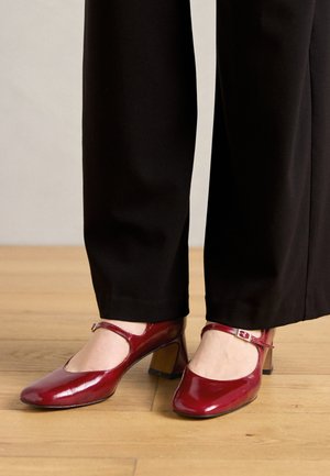 Classic heels - light rubino