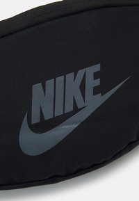 Nike Sportswear HERITAGE WAISTPACK UNISEX - Bolsa de cintura - black