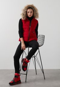 LELA REGULAR FIT - Vesta - red
