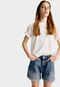 Marks & Spencer MOM PURE - Shorts di jeans - mid blue