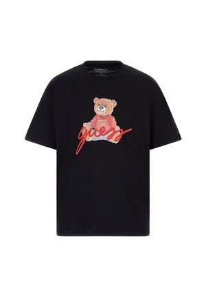 Zwart T-shirt met korte mouwen, bedrukt met een teddybeer die een rode trui draagt en het woord "guess" in rode letters aan de voorkant.