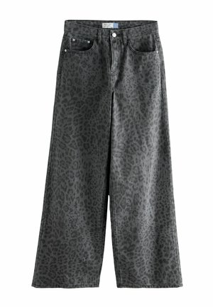 Weit geschnittene graue Denim-Hose mit einem schwarzen Leopardenmuster, Knopfverschluss und zwei vorderen Taschen. Glatte Textur.