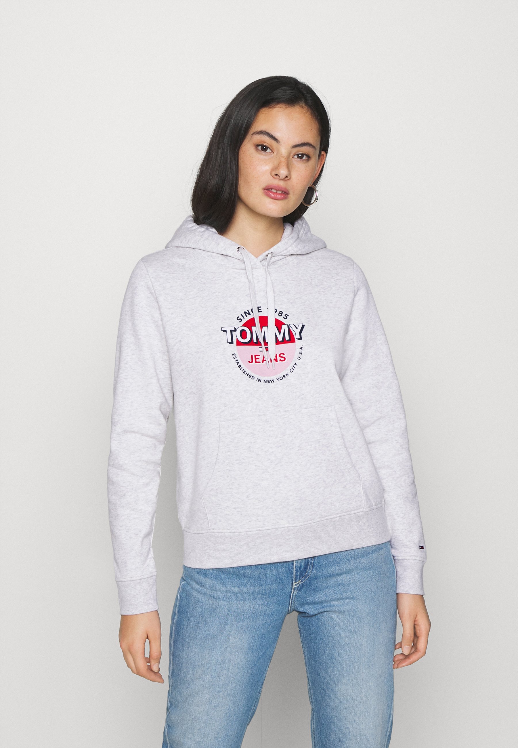 tommy jeans essential hoodie