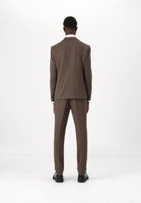 Lindbergh SUPERFLEX SET - Traje - deep brown