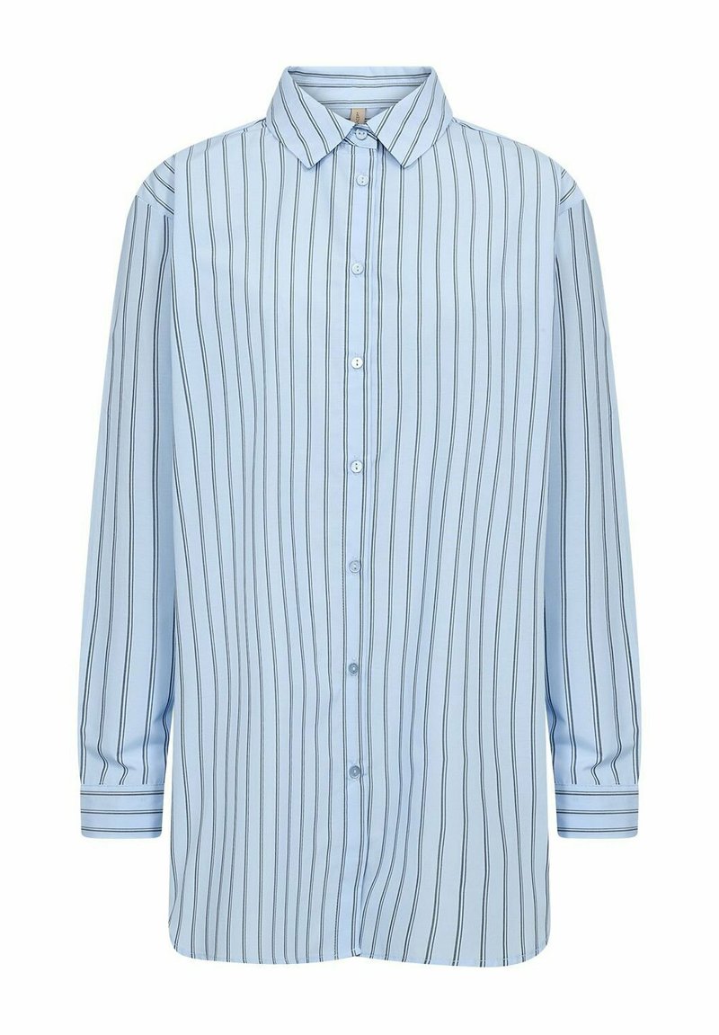 Lichtblauw overhemd met lange mouwen, verticale marineblauwe strepen, klassieke kraag en een losse pasvorm. Zacht stof met een gladde textuur.