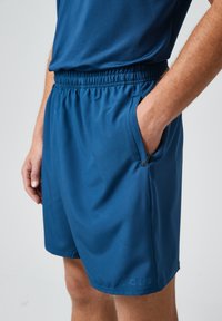 SNOCKS Kurze Sporthose - dunkelblau