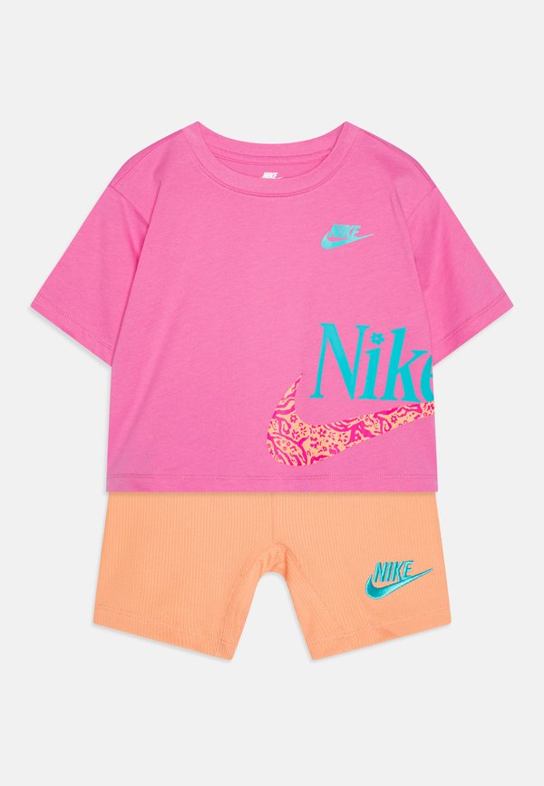 WILD FLOWER BOXY TEE
SET - Shorts - apricot agate