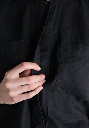 Button-down blouse - black