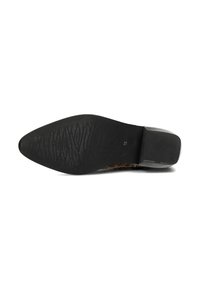 Semelle extérieure en caoutchouc noir avec un motif texturé et une forme effilée. Talon carré avec un design de hauteur intermédiaire, adapté à un usage formel.