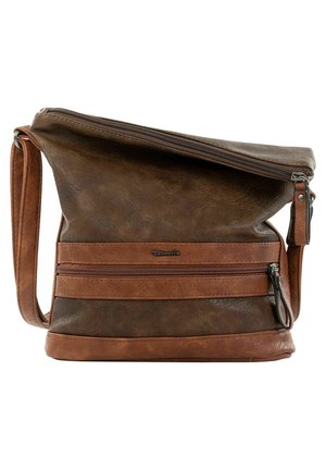 Brązowa skórzana torba na ramię z regulowanym paskiem, przednią kieszenią na zamek oraz górnym zapięciem na zamek błyskawiczny zakładanym na zakładkę.