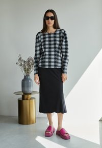 Twist & Tango TEAGAN SKIRT - Saia lápis - black
