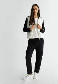 LIU JO WITH POCKETS - Športni pulover - white